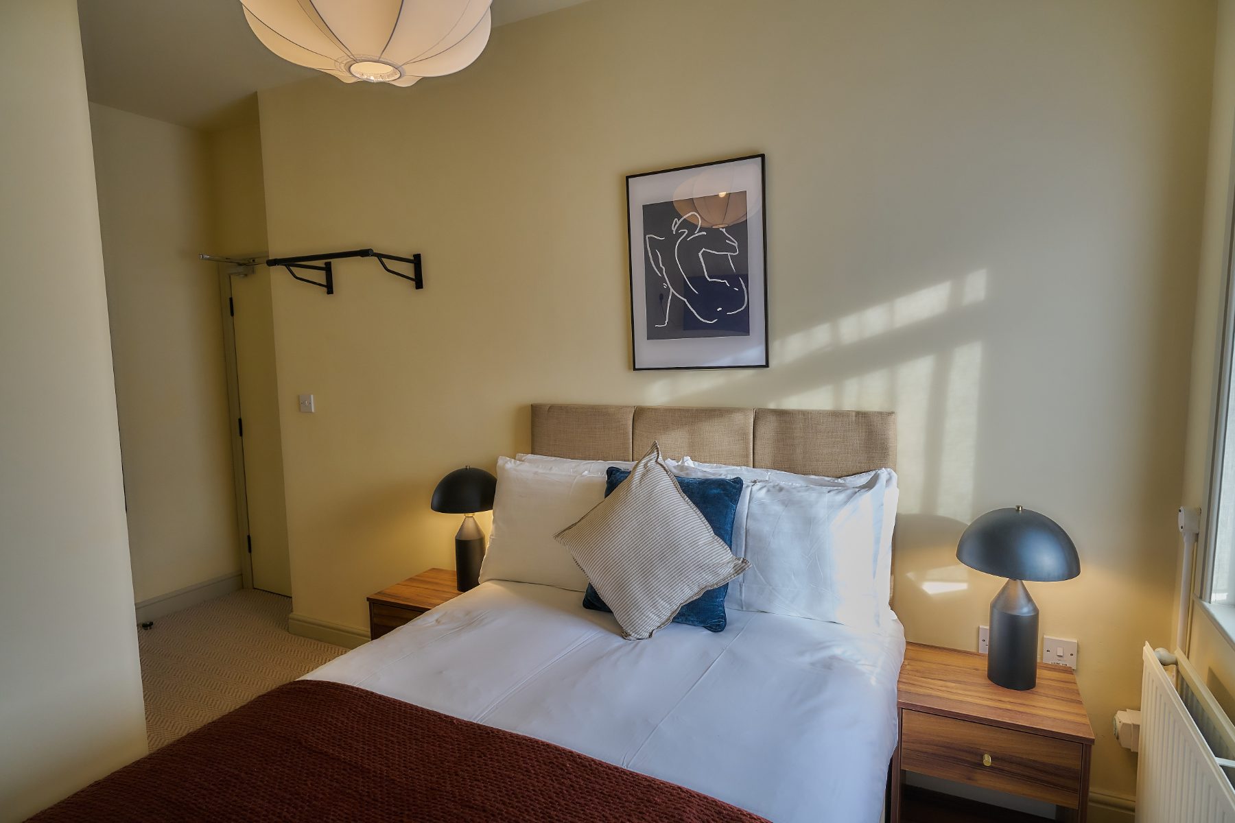 ROOM DETAIL